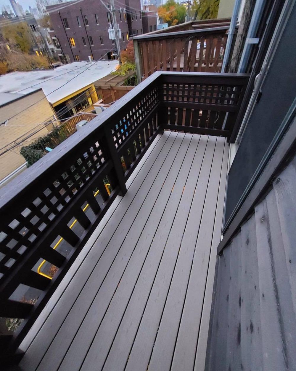 third-story-cantilever-deck-chicago-il